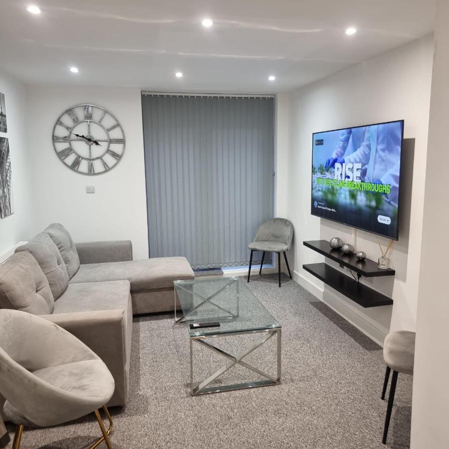 Classic 2 Bed Apartment In Oldkent Road لندن المظهر الخارجي الصورة