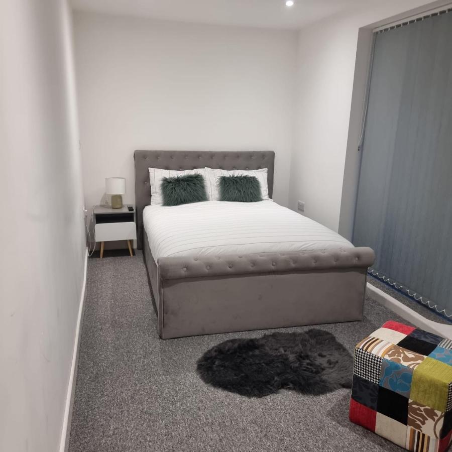 Classic 2 Bed Apartment In Oldkent Road لندن المظهر الخارجي الصورة